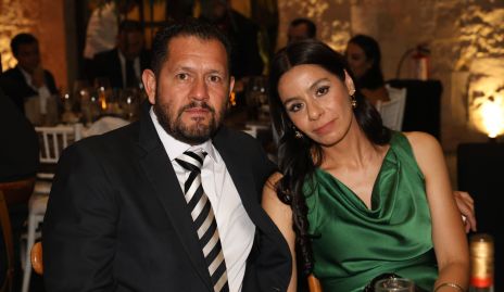  Leonel Reyes y Camia Pie.