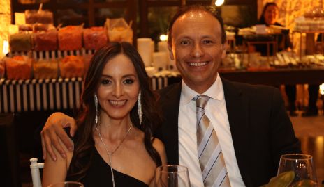  Ismeni Martínez y Victor Torres.