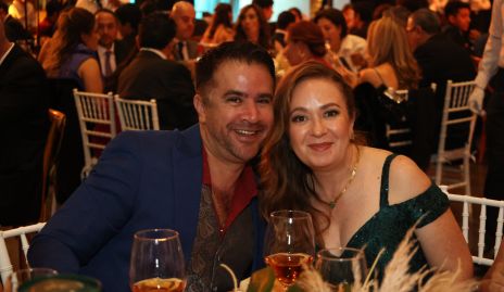  Nancy y Alez Gómez.
