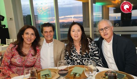  Mercedes y Fernando Cifuentes, Claudia y Jorge Aldrett.