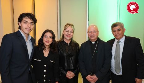  José Emiliano Hernández, Laura Elena, Sara Rocha, Jorge Alberto Cavazos y David Hernández.