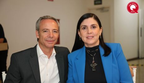  Antonio Pérez y Claudia Leticia.