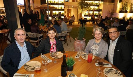  Jorge Mauricio, Isabel de Mauricio, Angelina Ricavar y Marco Galina.