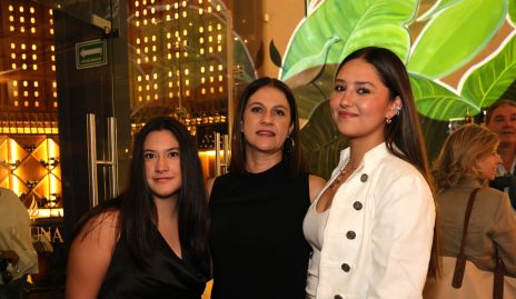  Natalia Banda, Martha Álvarez y María Espinoza.