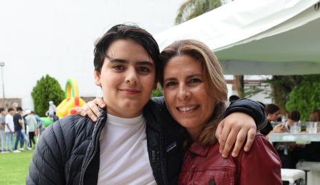  Joselo con su mamá Nelly Esper.