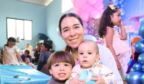  Michelle Cano, Nicolás y Álvaro Gómez.