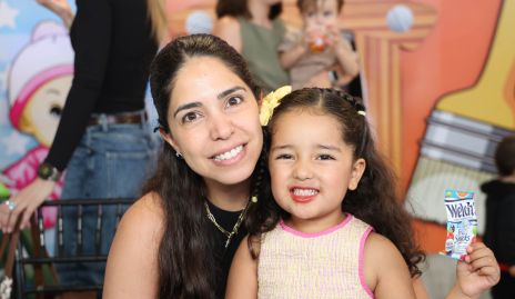  Adriana Estrada y Melina Dibildox.