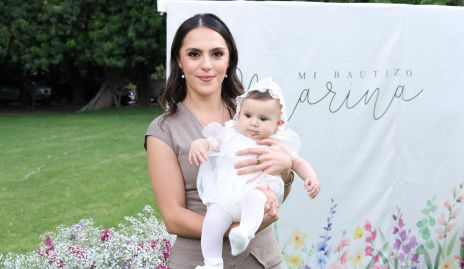  Nuria Bonilla con Marina. 