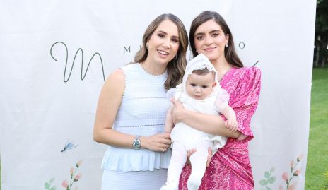 Mónica Torres y Paola Gutiérrez  con Marina.
