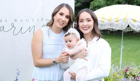 Mónica Torres y Laura Bravo con Marina.