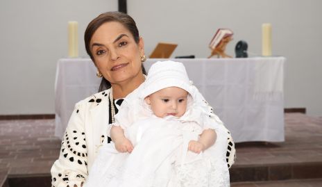  Adriana Díaz Infante con su nieta Marina.