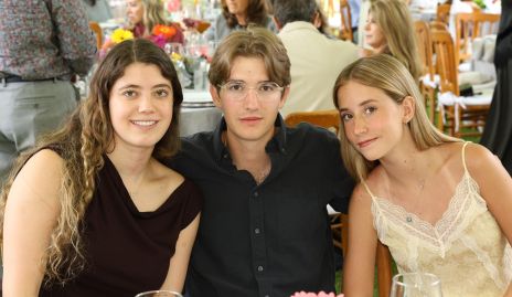  Lorena Hernández, Javier Hernández y Camila Ocejo.