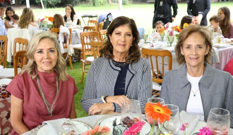  Elizabeth Báez, Marus Hernández y Caridad Rangel.
