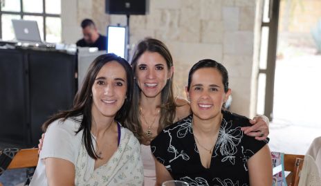  Cristina Muñoz, Isabel Álvarez y Alejandra Aranda.