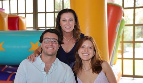  Enrique Zamanillo, Corina Ferrari y Danaé.