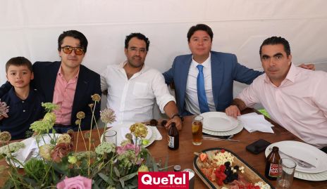  Adrián Martínez, Adrián Martínez, Mauricio Romo, Daniel  Zolllino y Roberto Mejía.