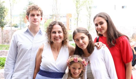  José Manuel Escandón, Guillermina Guerra, Regina Guerra, Fernanda Escandón y María Julia Escandón.
