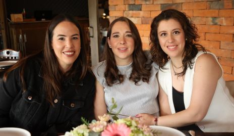  María Ibargüengoitia, María Canales y Montse Hernández.