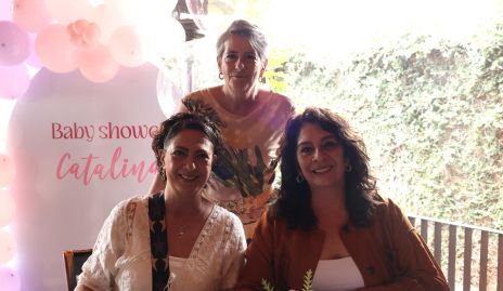  Miriam Tapia, Ana Maria Abascal y Guadalupe Abularach.