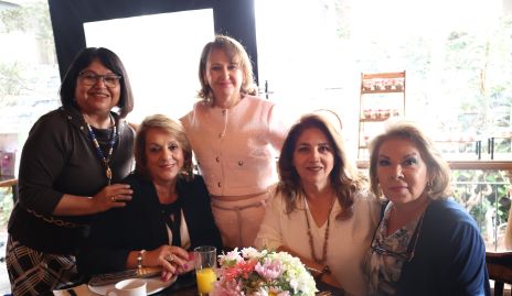  Anis Cifuentes, Hortensia Corral, Perla de Canales, Mili Estrada y Liz Walter.