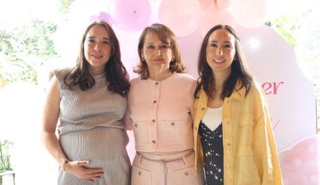  María Canales, Perla de Canales y Pamela Canales.