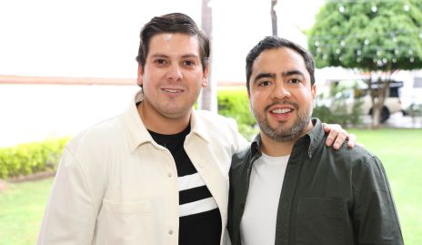  Los Roomies.
