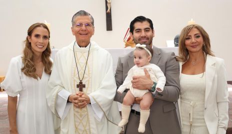  Ana Sofía García, Gibran Delsol, Lucia Roberta y Camila Delsol.