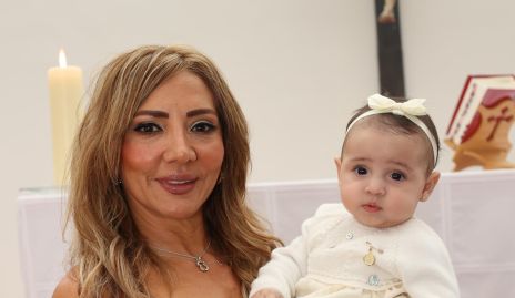  Lucia Roberta con su nieta Camila Delsol.