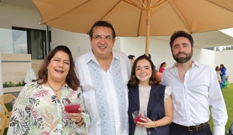  Pilar Martínez, Alejandro Flores, Clau Obregón y Alejandro Castañeda.
