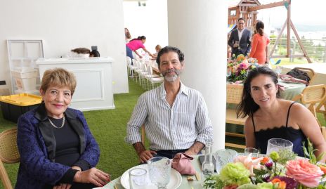  Guadalupe Revuelta, Alejandro Delsol y Pelu Ávila.