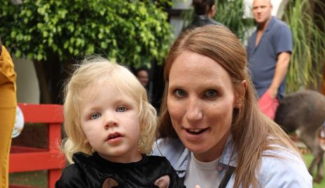  Nicole y Amelie.