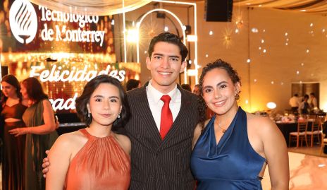  Estefanía Nogeira, Josué Peinado y Daniela Nogueira.