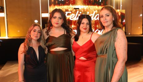  Andrea Avalos, Ana Paula Avalos, Valeria Avalos y Roxana Avalos.
