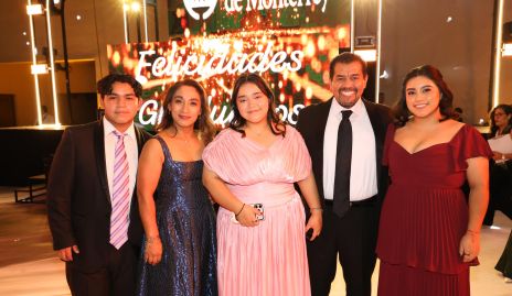  Miguel Reyna, Magdalena Lucio, Sofía Reyna, Miguel Angel Reyna y Margarita Reyna.