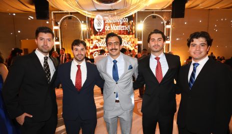  Poncho Herrera, Adrián Hinojosa, Patricio Calvo, José Macías y Juan Pablo Mercado.