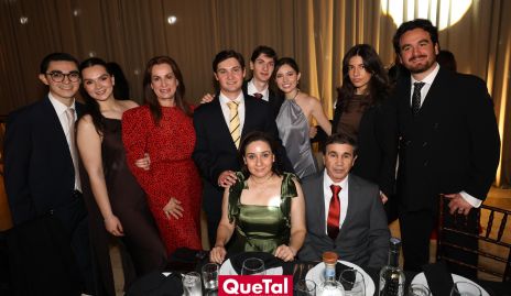  Familia Jonguitud.