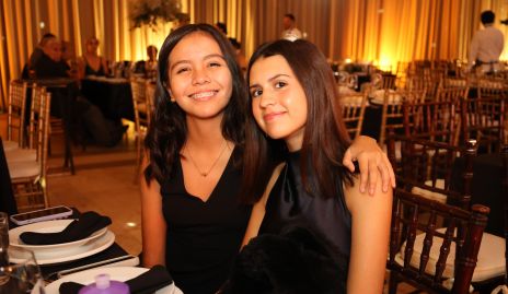  Jimena Muñoz y  Renata Zúñiga.