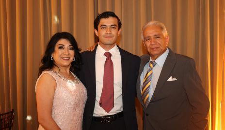  Lucero Nava, Daniel Ayala y Federico Ayala.