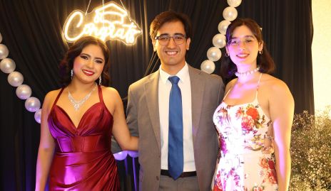  Andrea Guajardo, Diego Escobar y Patricia Sánchez.