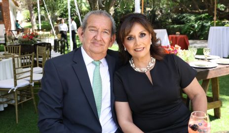  Gerardo González y Paulina Humara.