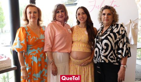  María Elena López, Rosaura López, Ana Gaby Ibarra y Gloria López.