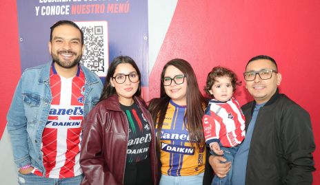  Armando Vigilo, Paloma Siller, Rubí Fermín, Alejandro Siller y Aldo Cruz.
