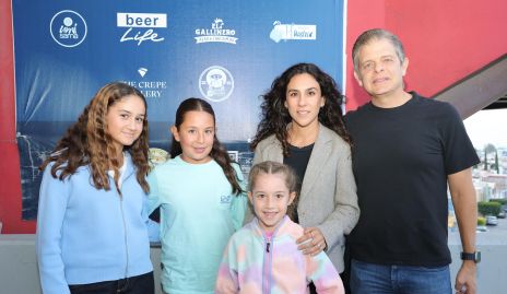  Arantza Calzada, Emilia y Camilla Feres, Irasema Abud y Juan Carlos Feres.