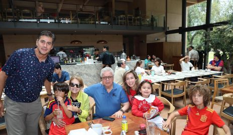  Familia Mendoza.