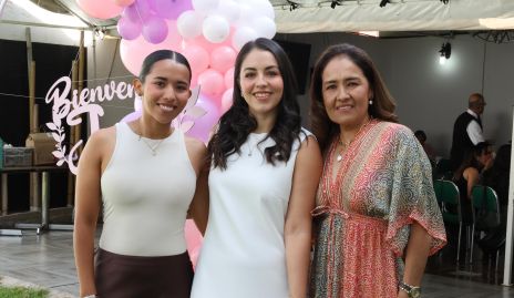  Ale Campos, Jimena López y Martha López.