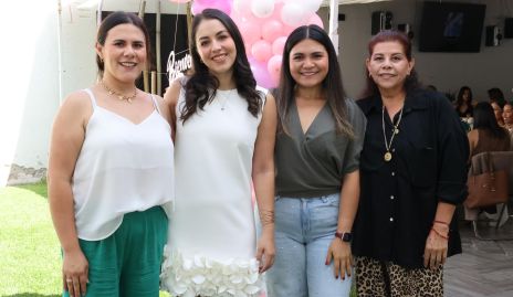  Alejandra Barrientos, Jimena López, Daniela Barrientos y Lourdes.