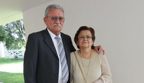  Telésforo Alfaro y Martha Treviño.