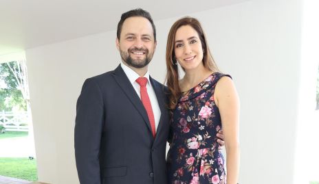 Juan José Dibildox y Daniela Boesltely.