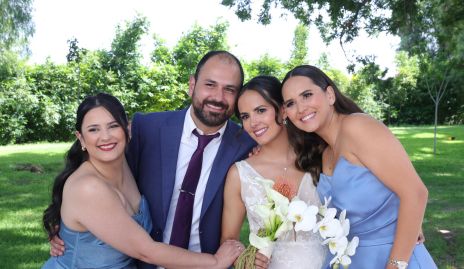  Toyita, Héctor, Cecilia y Cristina Dávila Villalobos.