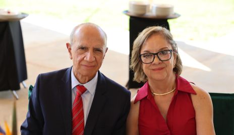  Guillermo y Elizabeth Cruz.